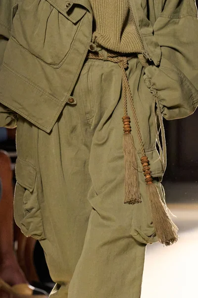 Look 64